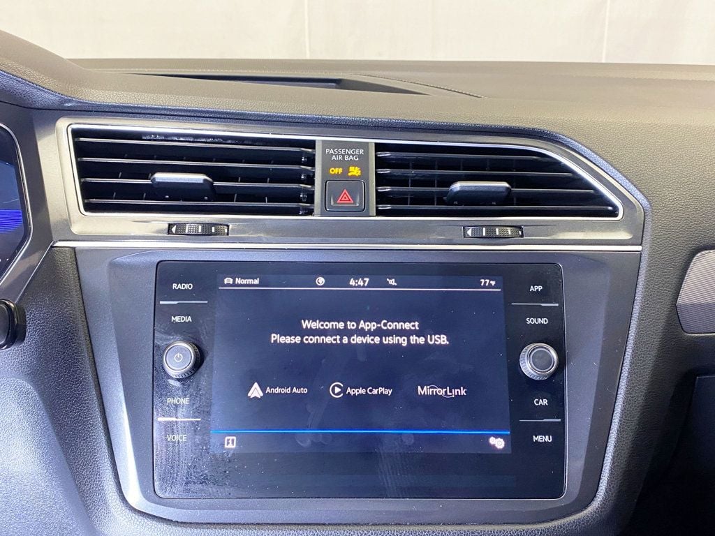 2022 Volkswagen Tiguan SE photo 28