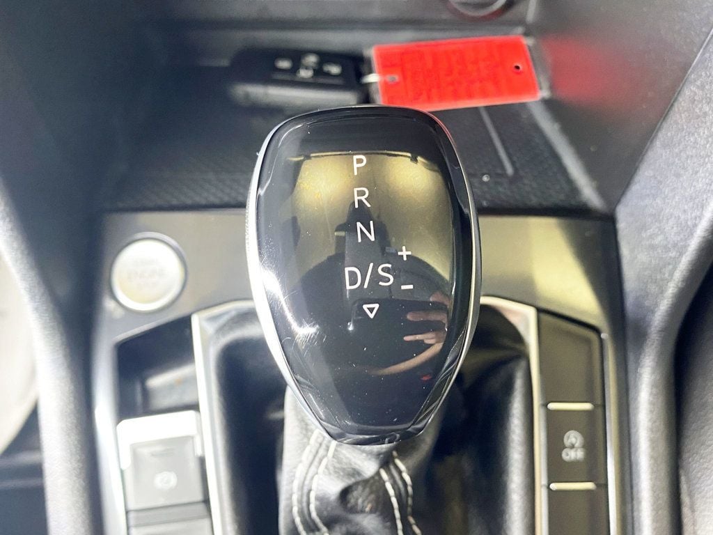 2022 Volkswagen Tiguan SE photo 32