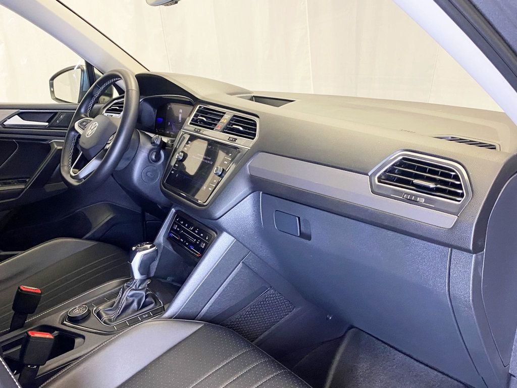 2022 Volkswagen Tiguan SE photo 38