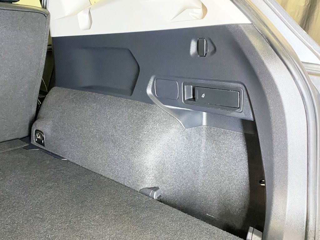 2022 Volkswagen Tiguan SE photo 47