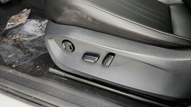 2022 Volkswagen Tiguan 2.0T SE 4MOTION with Power Tilting and Sliding Panoramic Sunroof - 22952694 - 11