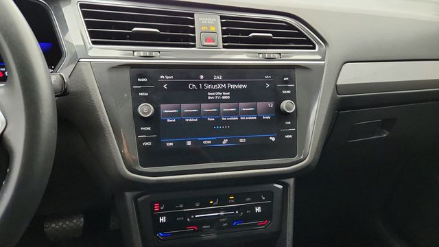 2022 Volkswagen Tiguan 2.0T SE 4MOTION with Power Tilting and Sliding Panoramic Sunroof - 22952694 - 17