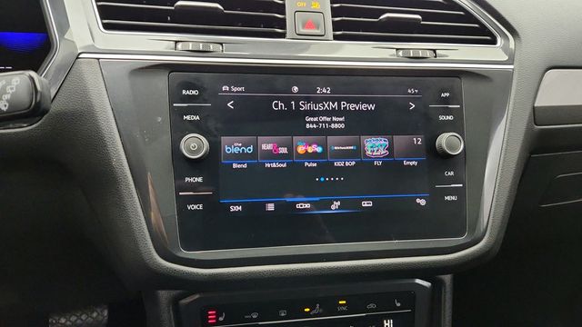 2022 Volkswagen Tiguan 2.0T SE 4MOTION with Power Tilting and Sliding Panoramic Sunroof - 22952694 - 18