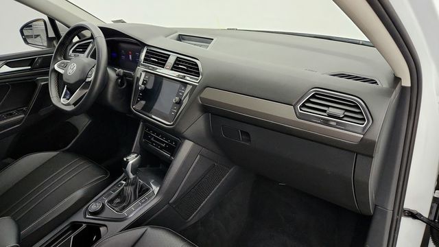 2022 Volkswagen Tiguan 2.0T SE 4MOTION with Power Tilting and Sliding Panoramic Sunroof - 22952694 - 25