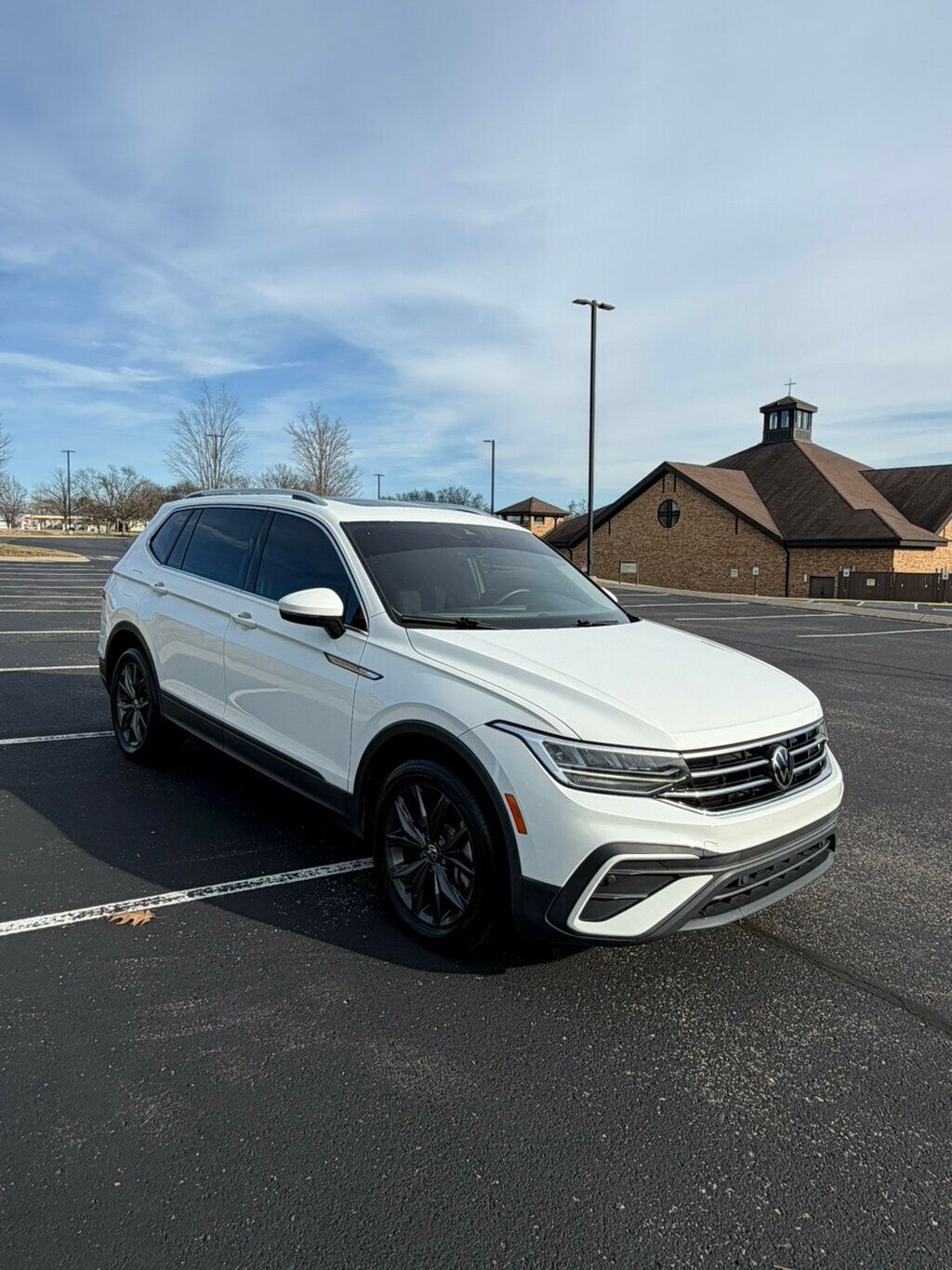 2022 Volkswagen Tiguan SE photo 3