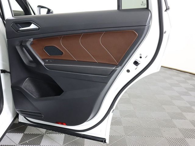 2022 Volkswagen Tiguan 2.0T SEL R-Line 4MOTION - 22965709 - 28