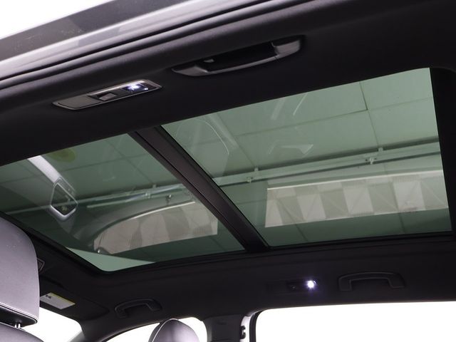 2022 Volkswagen Tiguan 2.0T SEL R-Line 4MOTION - 22987631 - 24