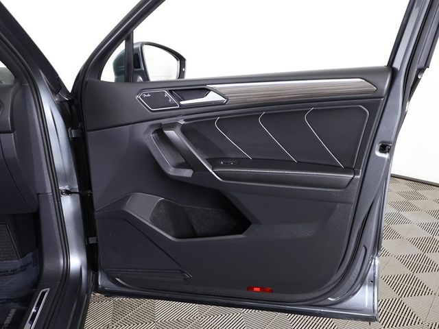 2022 Volkswagen Tiguan 2.0T SEL R-Line 4MOTION - 22987631 - 28