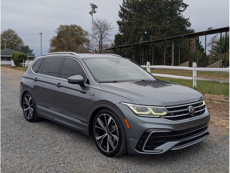 2022 Volkswagen Tiguan SEL Premium R-Line photo 2