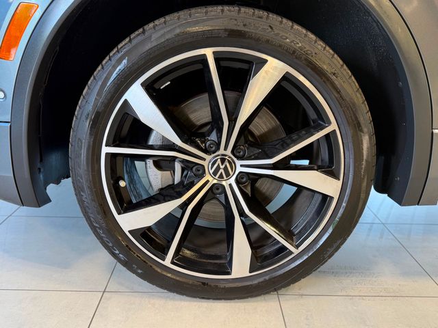 2022 Volkswagen Tiguan 2.0T SEL R-Line 4MOTION - 23028483 - 41