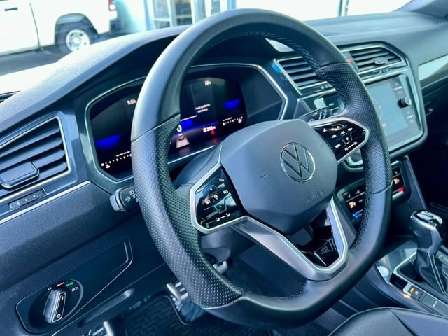 2022 Volkswagen Tiguan 2.0T SE R-Line Black 4MOTION - 23014011 - 14