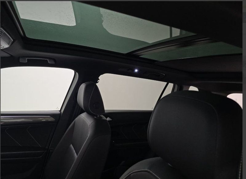 2022 Volkswagen Tiguan 2.0T SE R-Line Black 4MOTION - 23014011 - 2