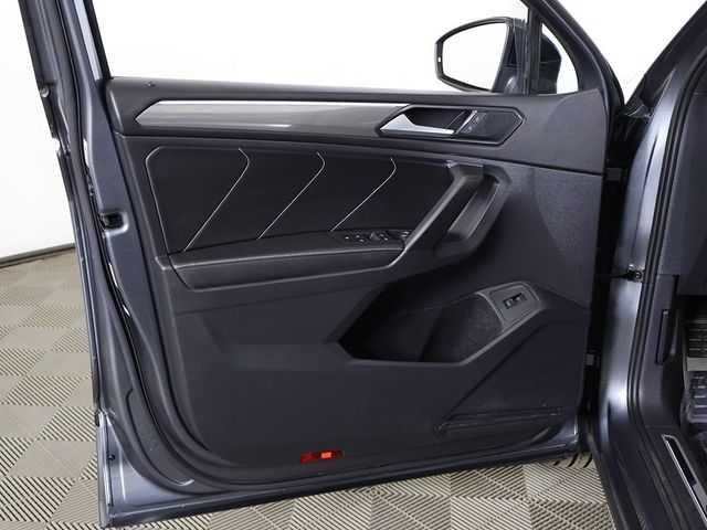 2022 Volkswagen Tiguan 2.0T SE R-Line Black 4MOTION - 22991432 - 22