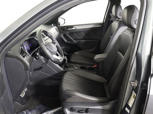 2022 Volkswagen Tiguan 2.0T SE R-Line Black 4MOTION - 22991432 - 28