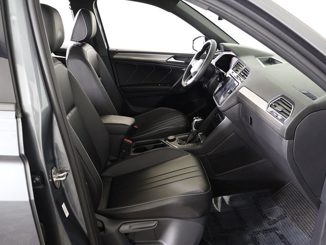 2022 Volkswagen Tiguan 2.0T SE R-Line Black 4MOTION - 22991432 - 29