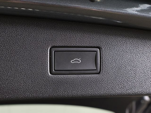 2022 Volkswagen Tiguan 2.0T SE R-Line Black 4MOTION - 22991432 - 51