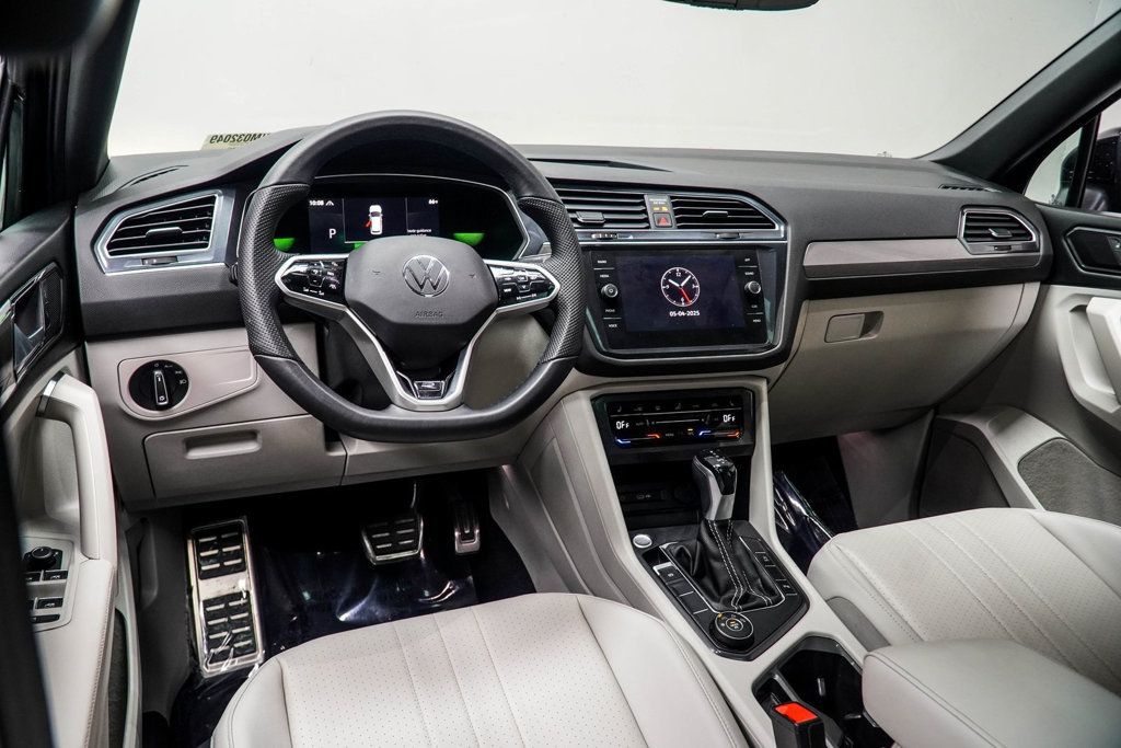 2022 Volkswagen Tiguan SE R-Line Black photo 4