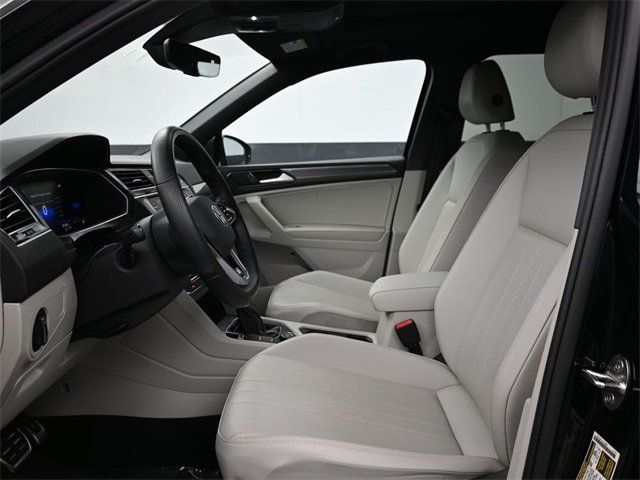 2022 Volkswagen Tiguan 2.0T SE R-Line Black 4MOTION - 22941222 - 10