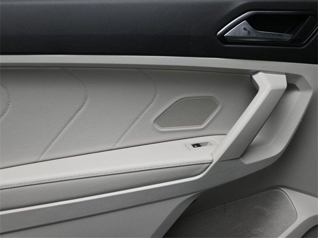 2022 Volkswagen Tiguan 2.0T SE R-Line Black 4MOTION - 22941222 - 16