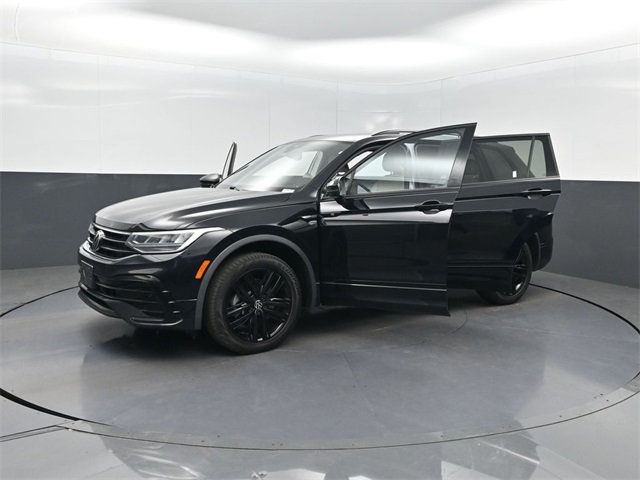 2022 Volkswagen Tiguan 2.0T SE R-Line Black 4MOTION - 22941222 - 37