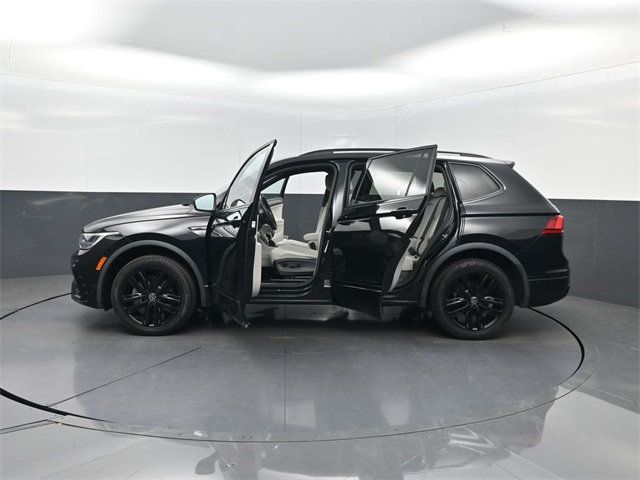2022 Volkswagen Tiguan 2.0T SE R-Line Black 4MOTION - 22941222 - 40