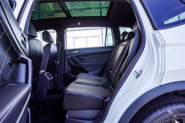 2022 Volkswagen Tiguan 2.0T SE R-Line Black 4MOTION - 22934591 - 17