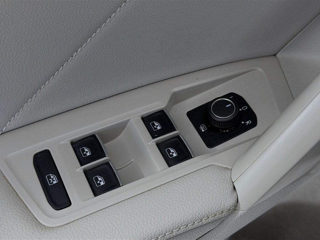 2022 Volkswagen Tiguan 2.0T SE R-Line Black 4MOTION - 22960158 - 16