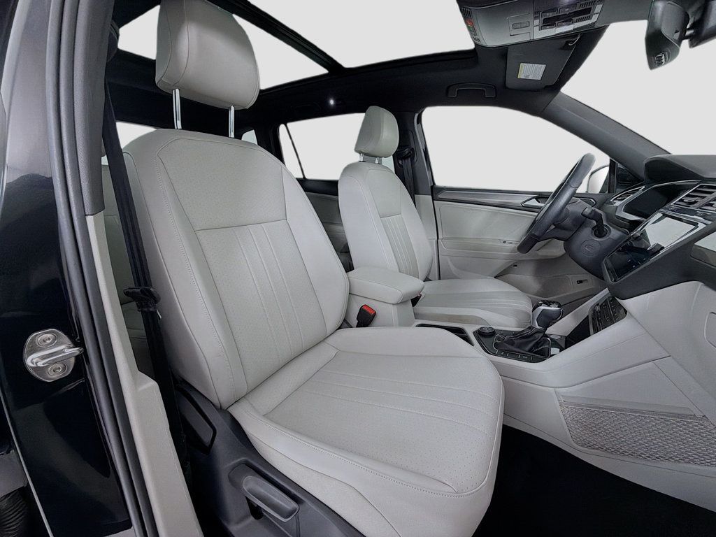 2022 Volkswagen Tiguan 2.0T SE R-Line Black 4MOTION - 22960158 - 26