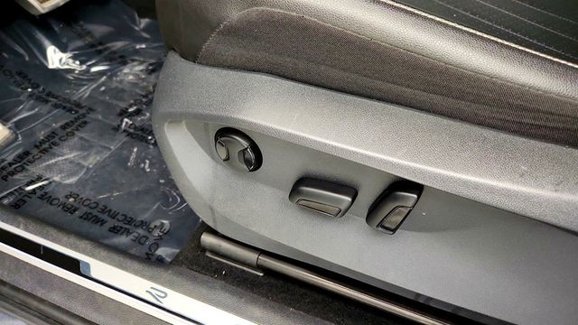 2022 Volkswagen Tiguan 2.0T SE R-Line Black 4MOTION - 22972382 - 11