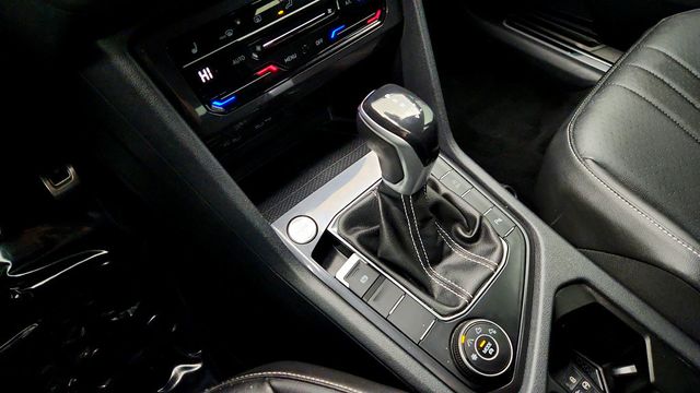 2022 Volkswagen Tiguan 2.0T SE R-Line Black 4MOTION - 22972382 - 16