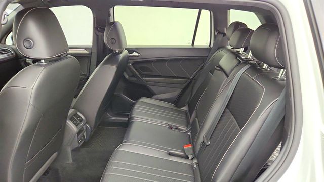 2022 Volkswagen Tiguan 2.0T SE R-Line Black 4MOTION - 23034876 - 19