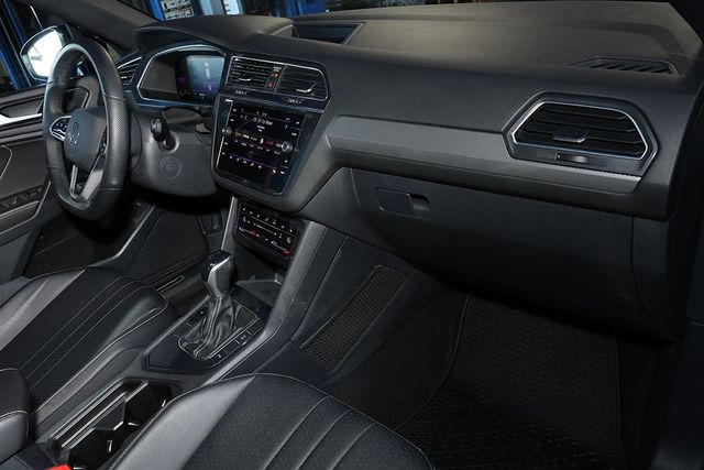 2022 VOLKSWAGEN TIGUAN 2.0T SE R-Line Black FWD - 22964729 - 23