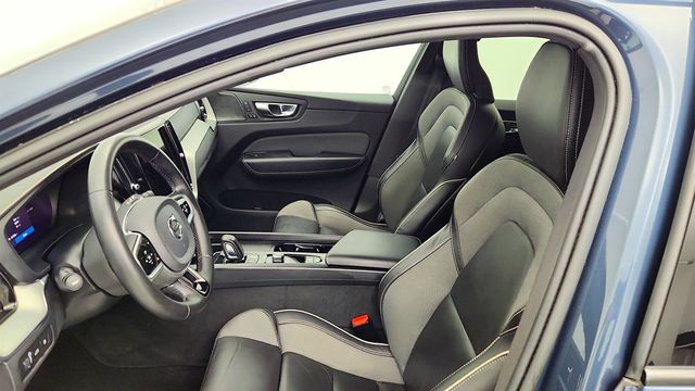 2022 Volvo S60 Recharge Plug-In Hybrid T8 eAWD PHEV R-Design Extended Range w/Advanced Pkg, 21'' Wheels - 22975984 - 20