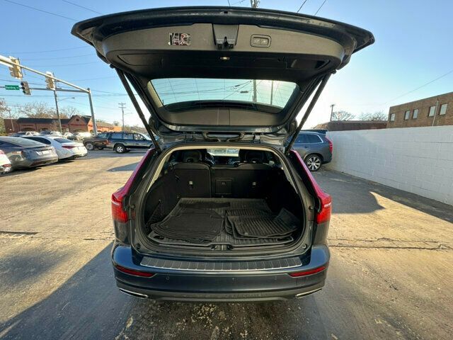 2022 Volvo V60 Cross Country T5/AWD/LaneKeepAssist/BlindSpotMonitor/BackupCamera/NAV - 22698017 - 13