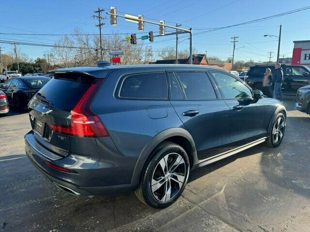 2022 Volvo V60 Cross Country T5/AWD/LaneKeepAssist/BlindSpotMonitor/BackupCamera/NAV - 22698017 - 4