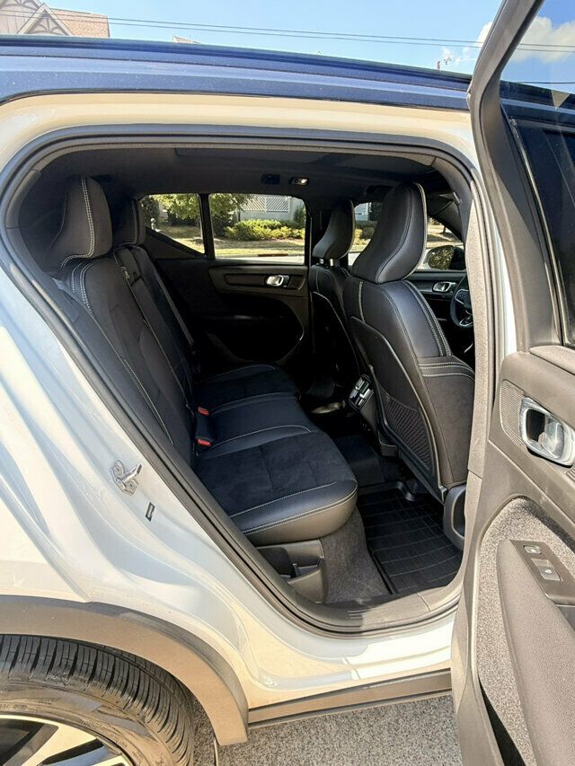 2022 Volvo XC40 LocalTrade/T5-AWD-R-Design/AdvancedPkg/ClimatePkg/360Camera/NAV - 23079281 - 15