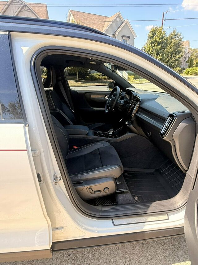 2022 Volvo XC40 LocalTrade/T5-AWD-R-Design/AdvancedPkg/ClimatePkg/360Camera/NAV - 23079281 - 18