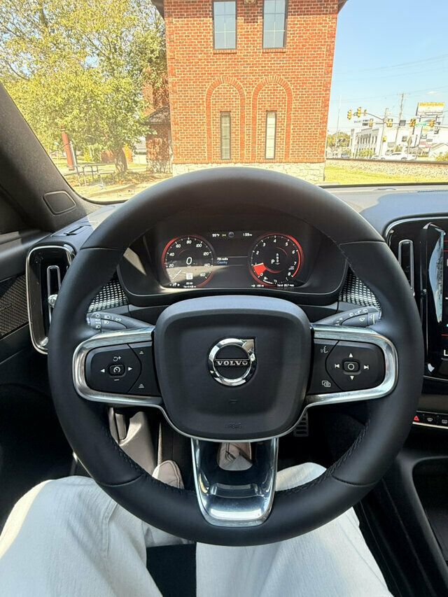 2022 Volvo XC40 LocalTrade/T5-AWD-R-Design/AdvancedPkg/ClimatePkg/360Camera/NAV - 23079281 - 20