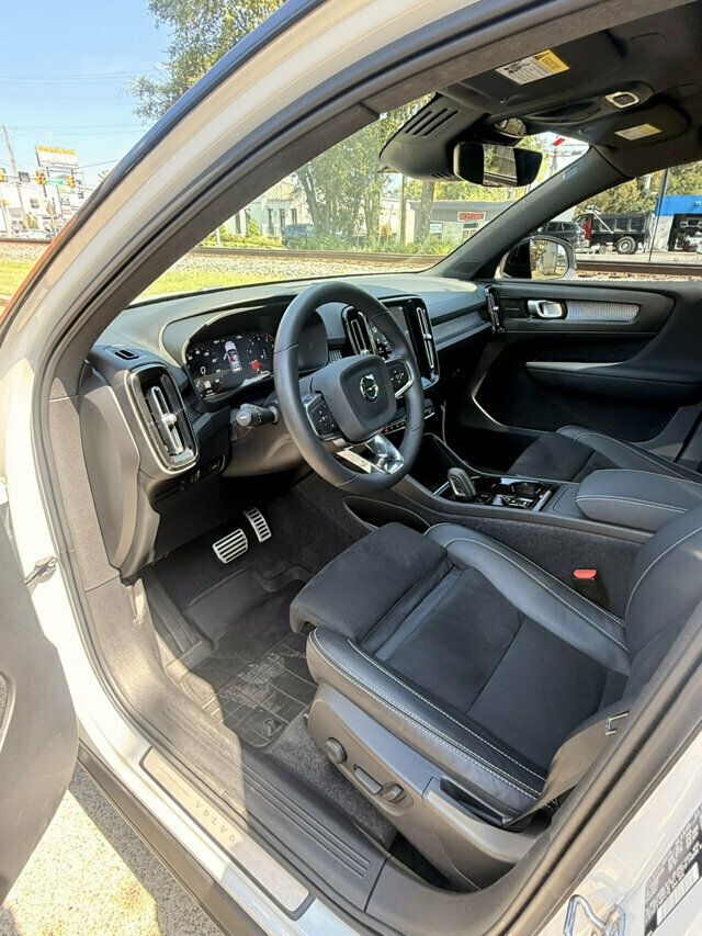 2022 Volvo XC40 LocalTrade/T5-AWD-R-Design/AdvancedPkg/ClimatePkg/360Camera/NAV - 23079281 - 7