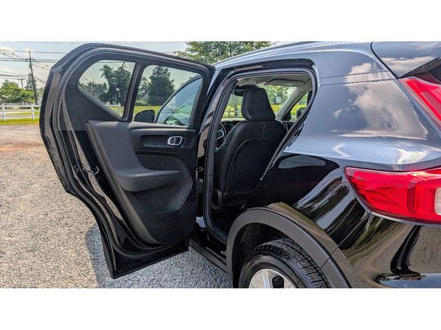 2022 Volvo XC40 T5 AWD Momentum - 22889859 - 9