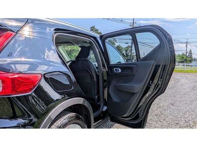 2022 Volvo XC40 T5 AWD Momentum - 22889859 - 11