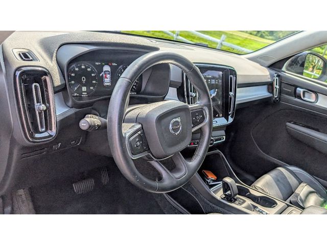 2022 Volvo XC40 T5 AWD Momentum - 22889859 - 16