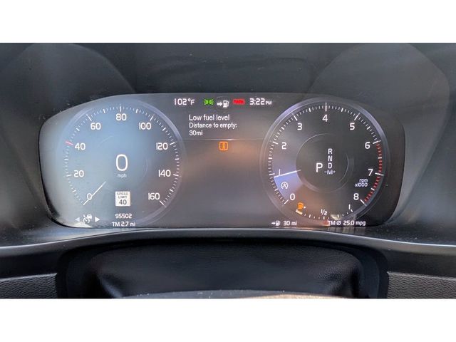 2022 Volvo XC40 T5 AWD Momentum - 22889859 - 18
