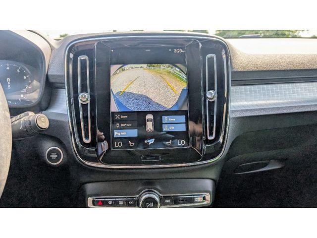 2022 Volvo XC40 T5 AWD Momentum - 22889859 - 23
