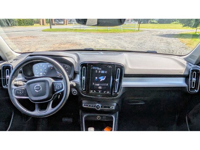 2022 Volvo XC40 T5 AWD Momentum - 22889859 - 26