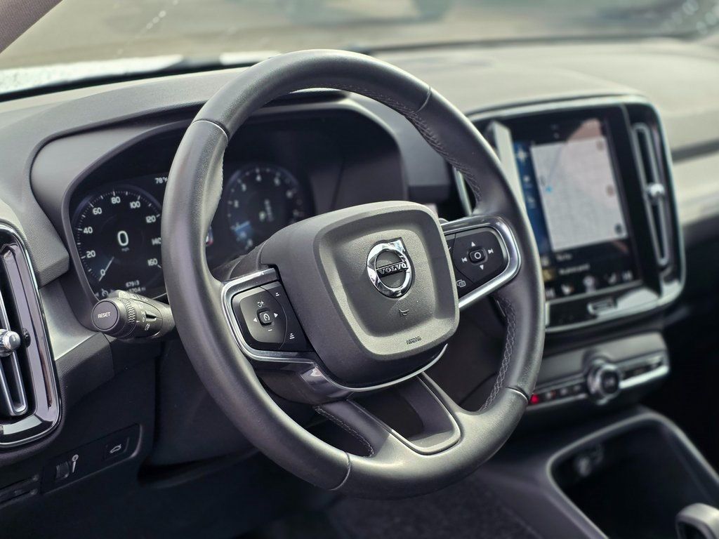 2022 Volvo XC40 T5 AWD Momentum - 22967352 - 13