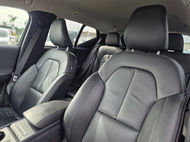 2022 Volvo XC40 T5 AWD Momentum - 22967352 - 15