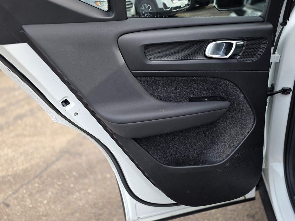 2022 Volvo XC40 T5 AWD Momentum - 22967352 - 20