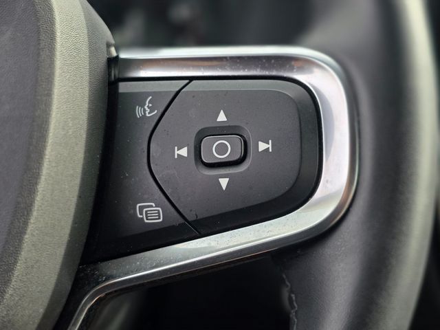 2022 Volvo XC40 T5 AWD Momentum - 22967352 - 27