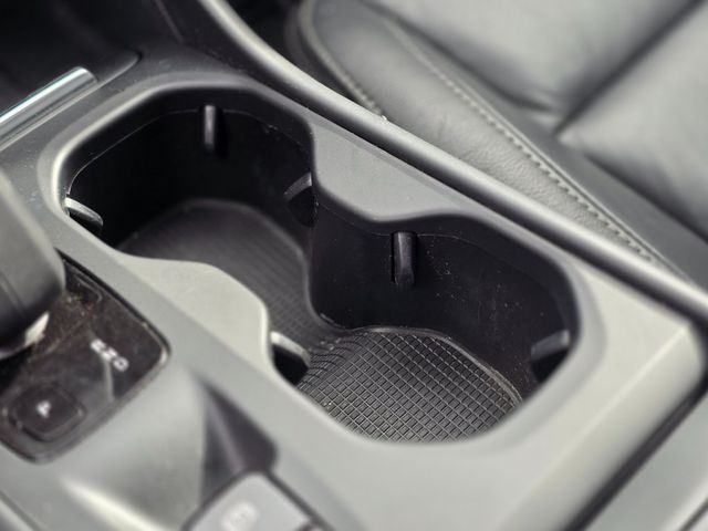 2022 Volvo XC40 T5 AWD Momentum - 22967352 - 34